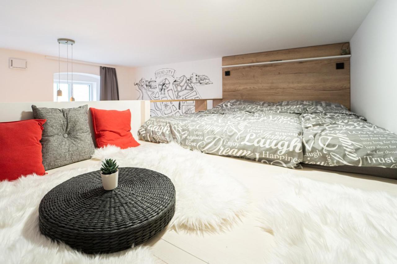 Brno City Apartment Near Malinovskeho Square ภายนอก รูปภาพ