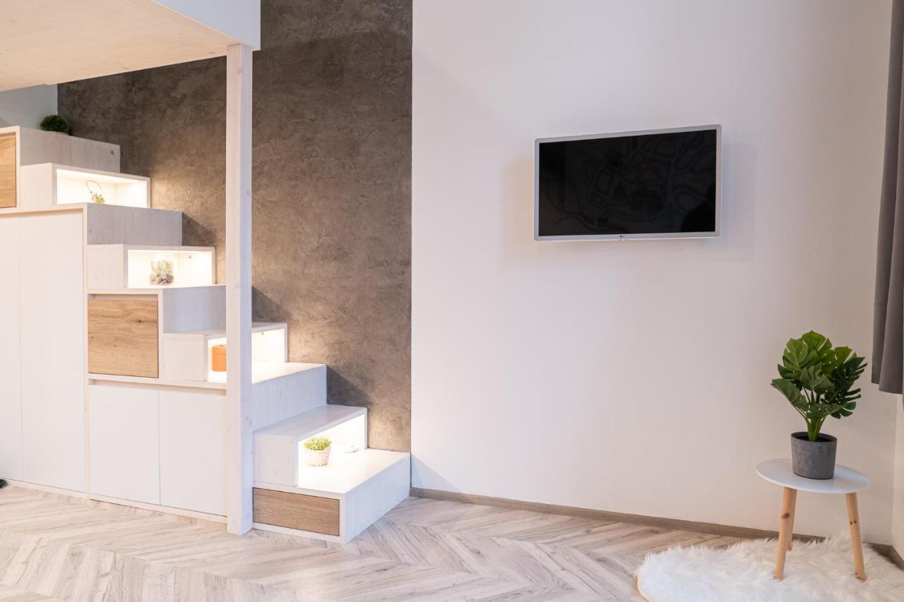 Brno City Apartment Near Malinovskeho Square ภายนอก รูปภาพ