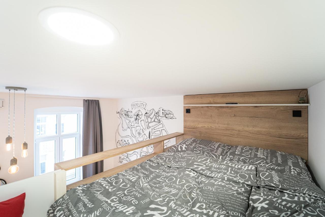 Brno City Apartment Near Malinovskeho Square ภายนอก รูปภาพ