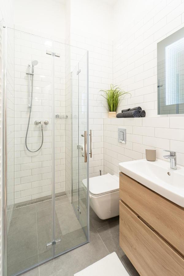 Brno City Apartment Near Malinovskeho Square ภายนอก รูปภาพ